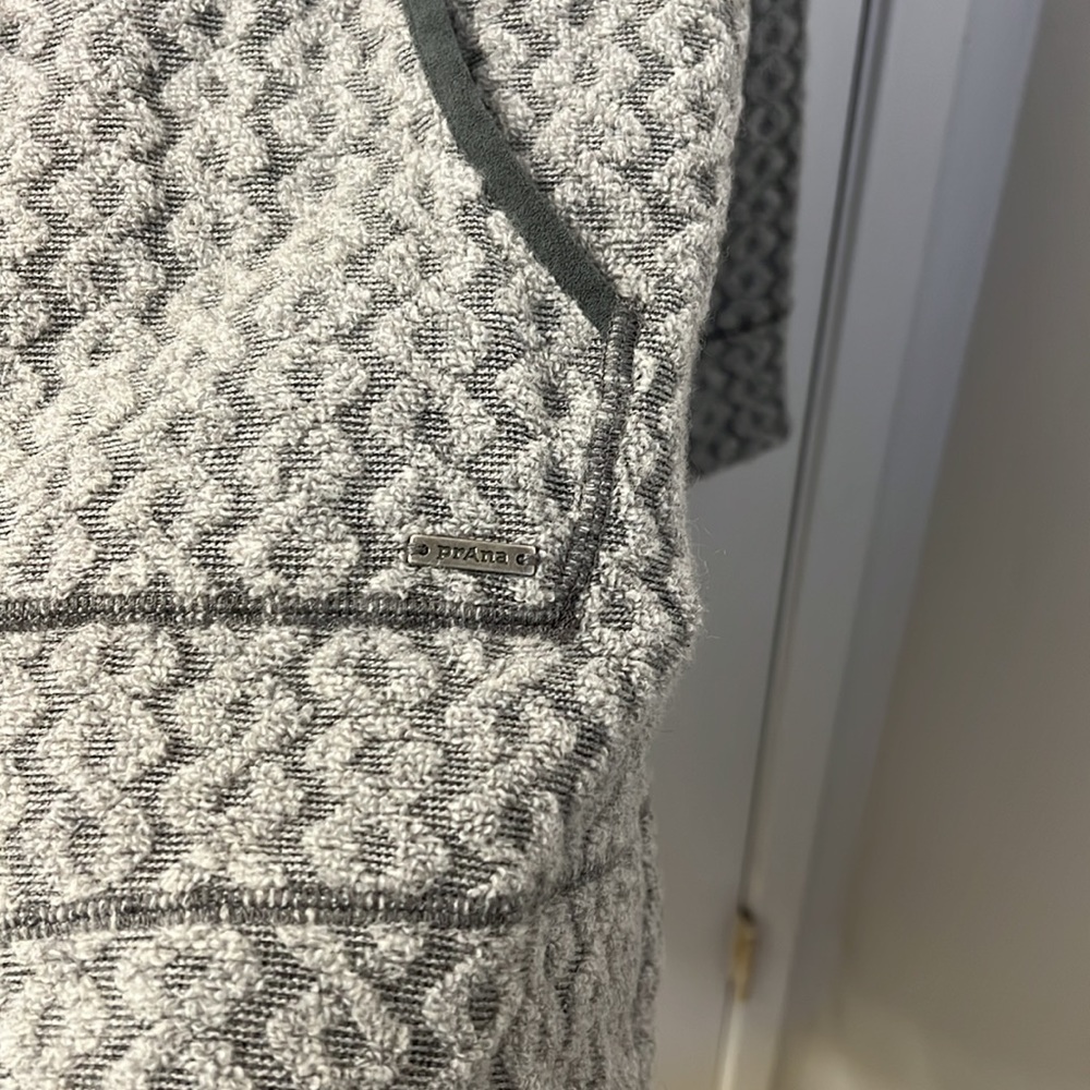 Prana pullover - Picture 6 of 10